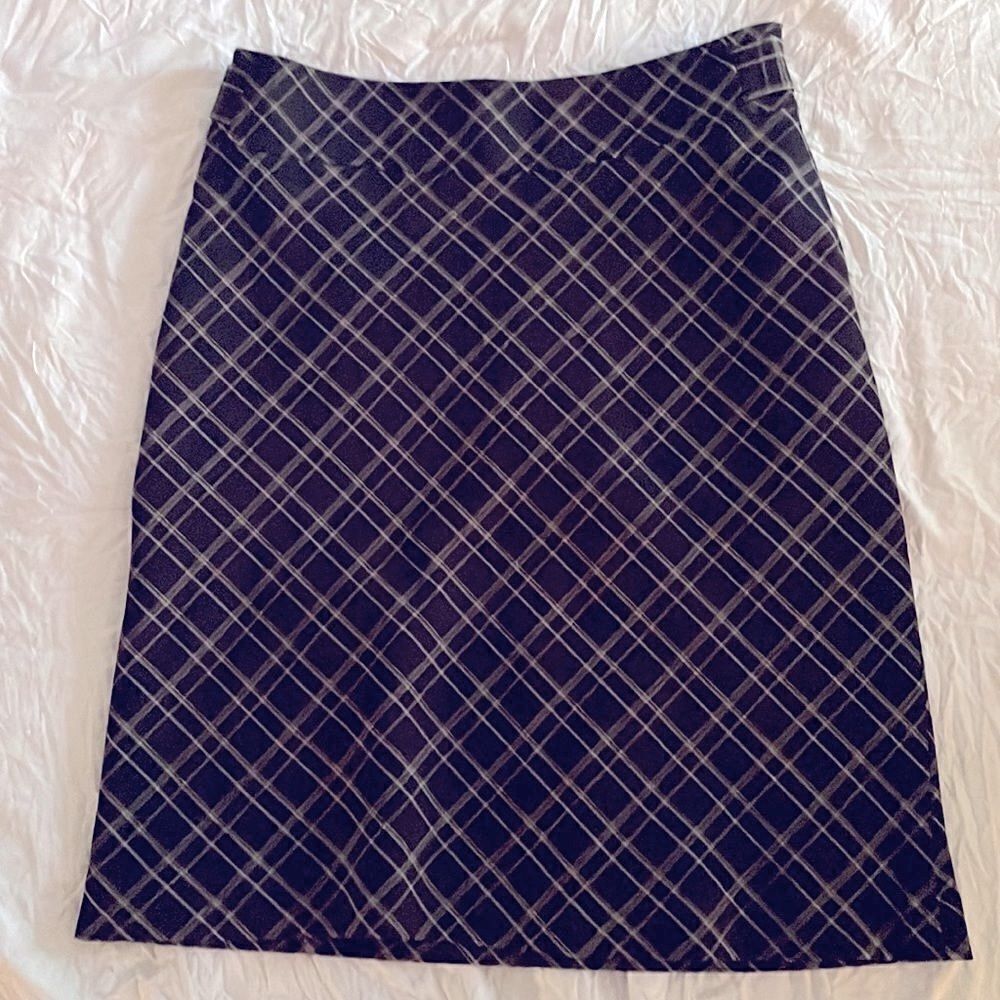 H&M Navy Black Plaid Check A-line above the knee Skirt Size 4